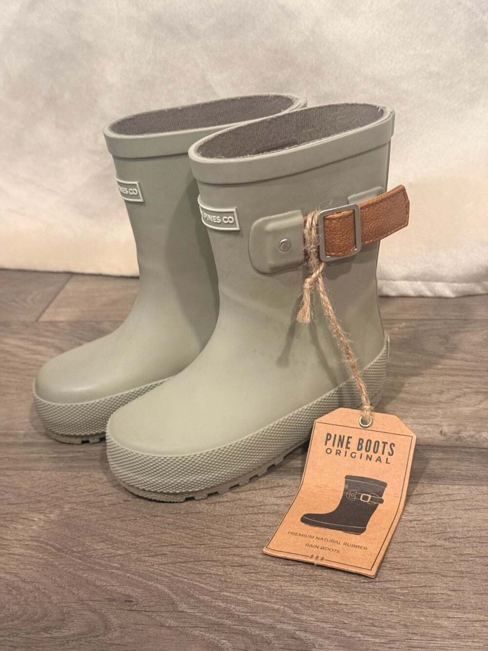 Urban Pines Co Toddler Pine Boots Original Sage Green Rubber Rain Boots Size 5